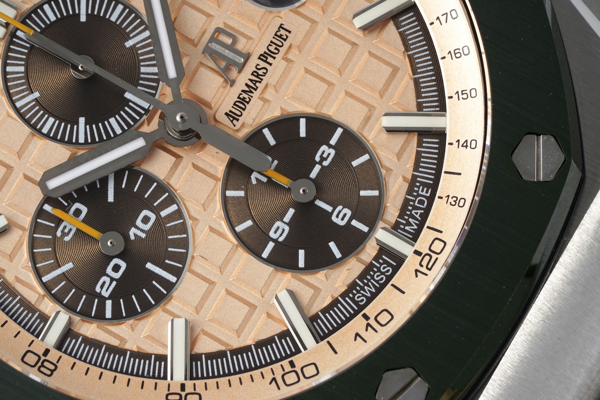 Audemars Piguet Royal Oak Offshore 44 mm, Champagne Ref. 26400SO.OO.A054CA.01