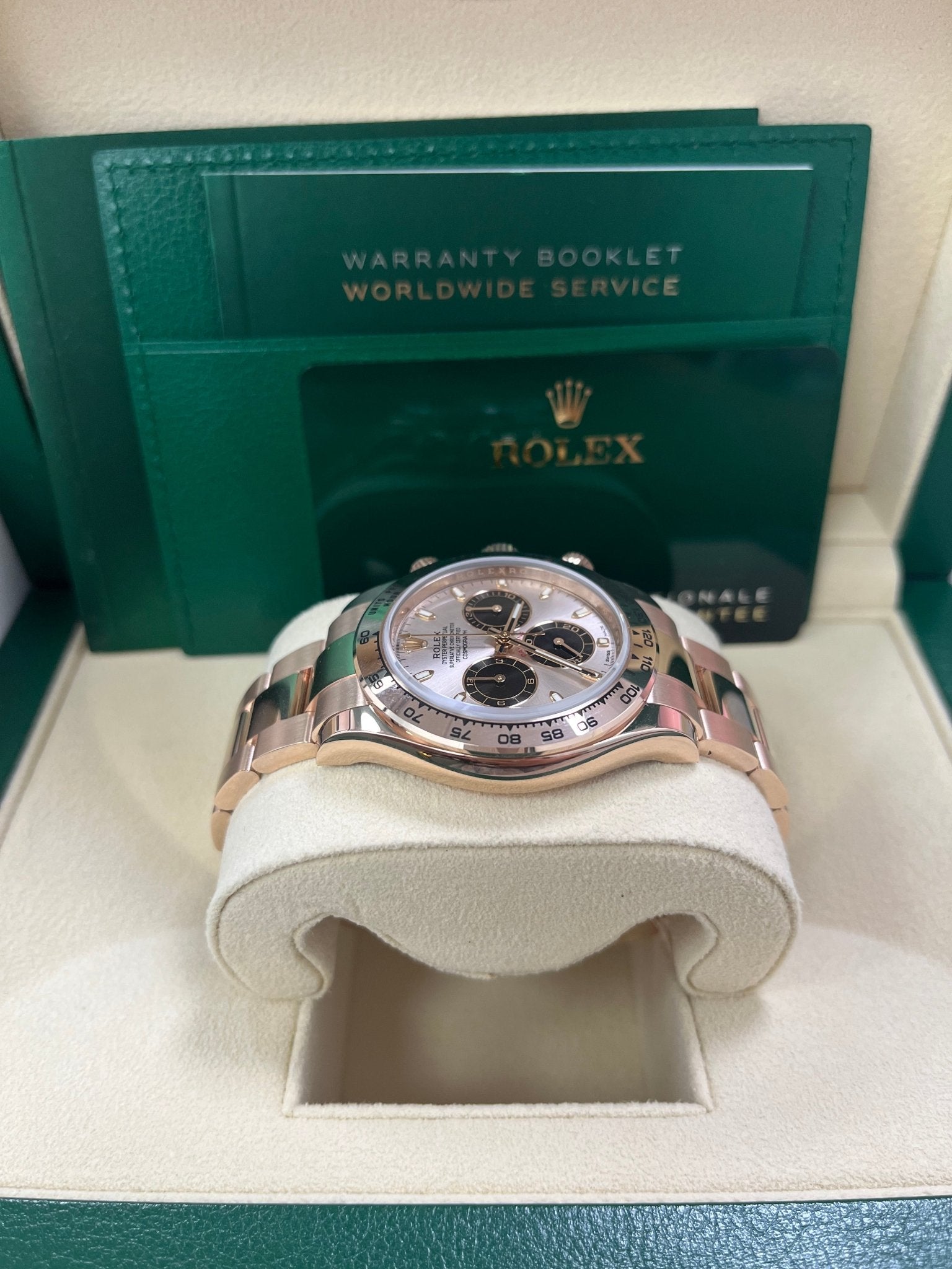 Rolex Daytona 40mm/ 18k Rose Gold/ 2021 Sundust Index Cosmograph Dial/ Black Sub-dials (Ref# 116505)