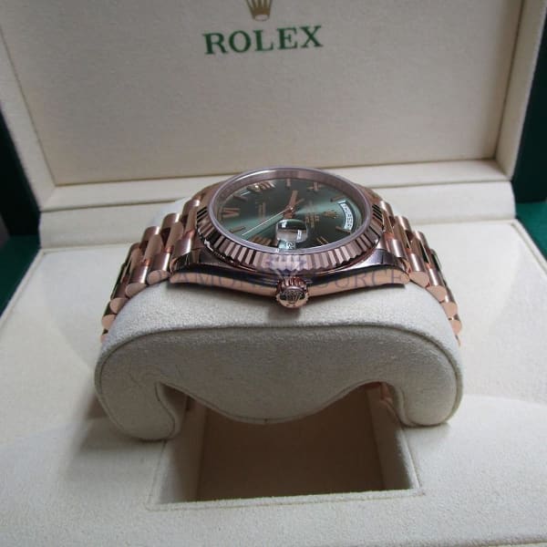 Rolex Day-Date 40 Presidential Olive Green Dial 18kt Rose Gold Men's Watch 228235-0025