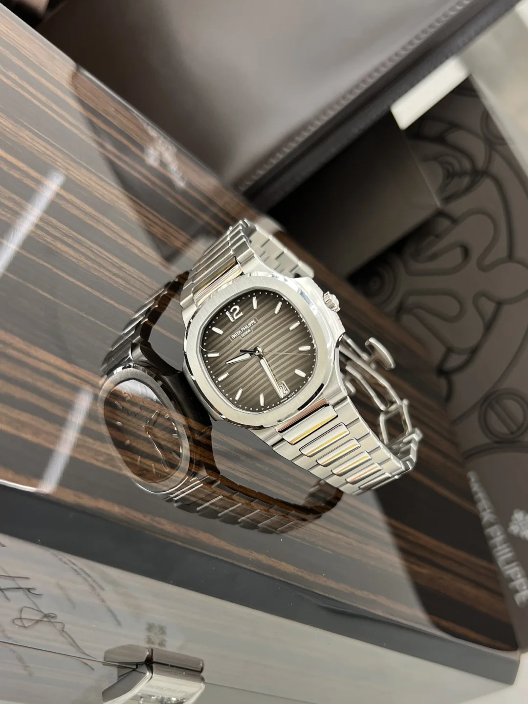 Patek Philippe Nautilus 7118/1A-011 Replica