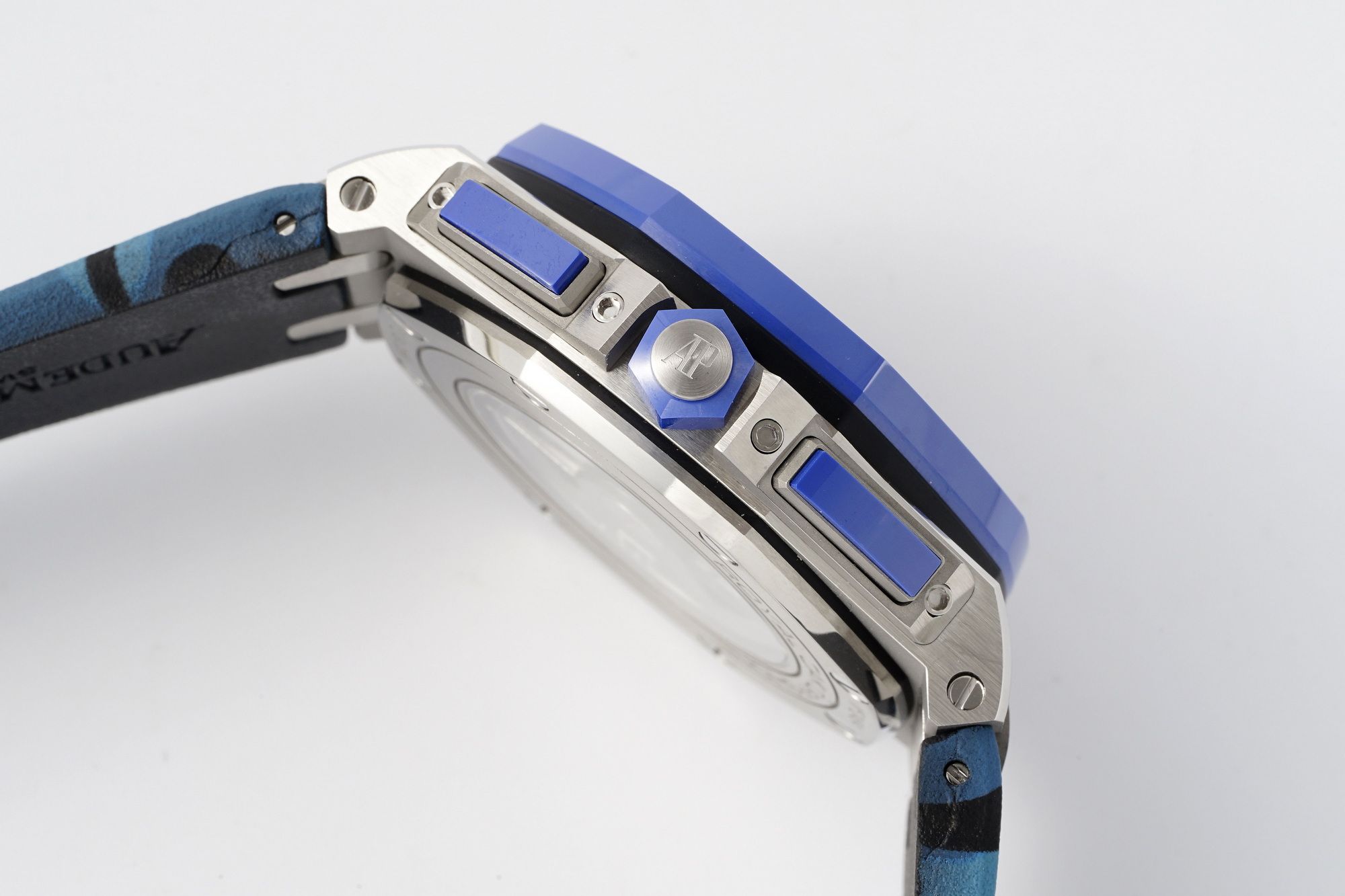 Audemars Piguet Royal Oak Offshore 44 mm, Blue Ref. 26400SO.OO.A335CA.01