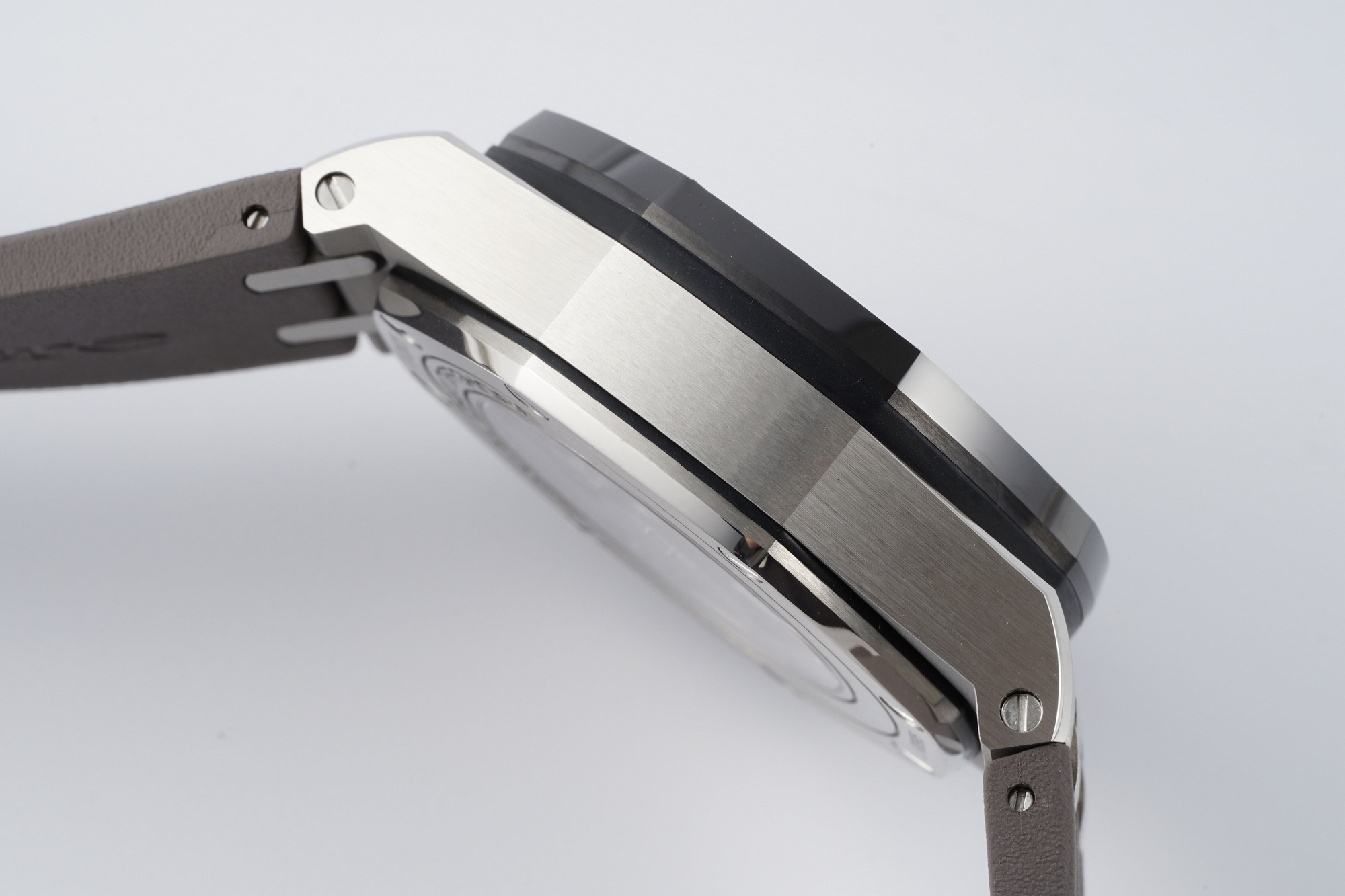 Audemars Piguet Royal Oak Offshore 44 mm, Grey Ref. 26400IO.OO.A004CA.02