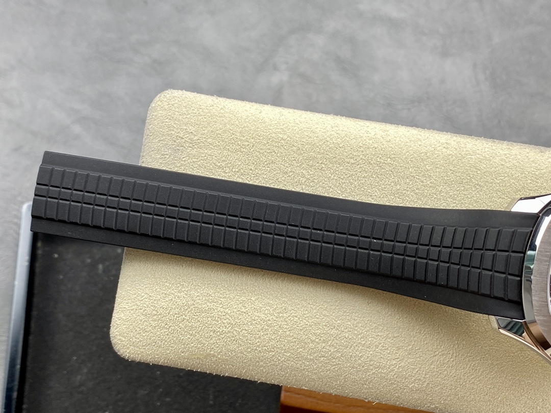 (Top version 1:1)Patek Philippe Aquanaut Stainless Steel/ Black Embossed Dial 40mm (Ref#5167A-001)