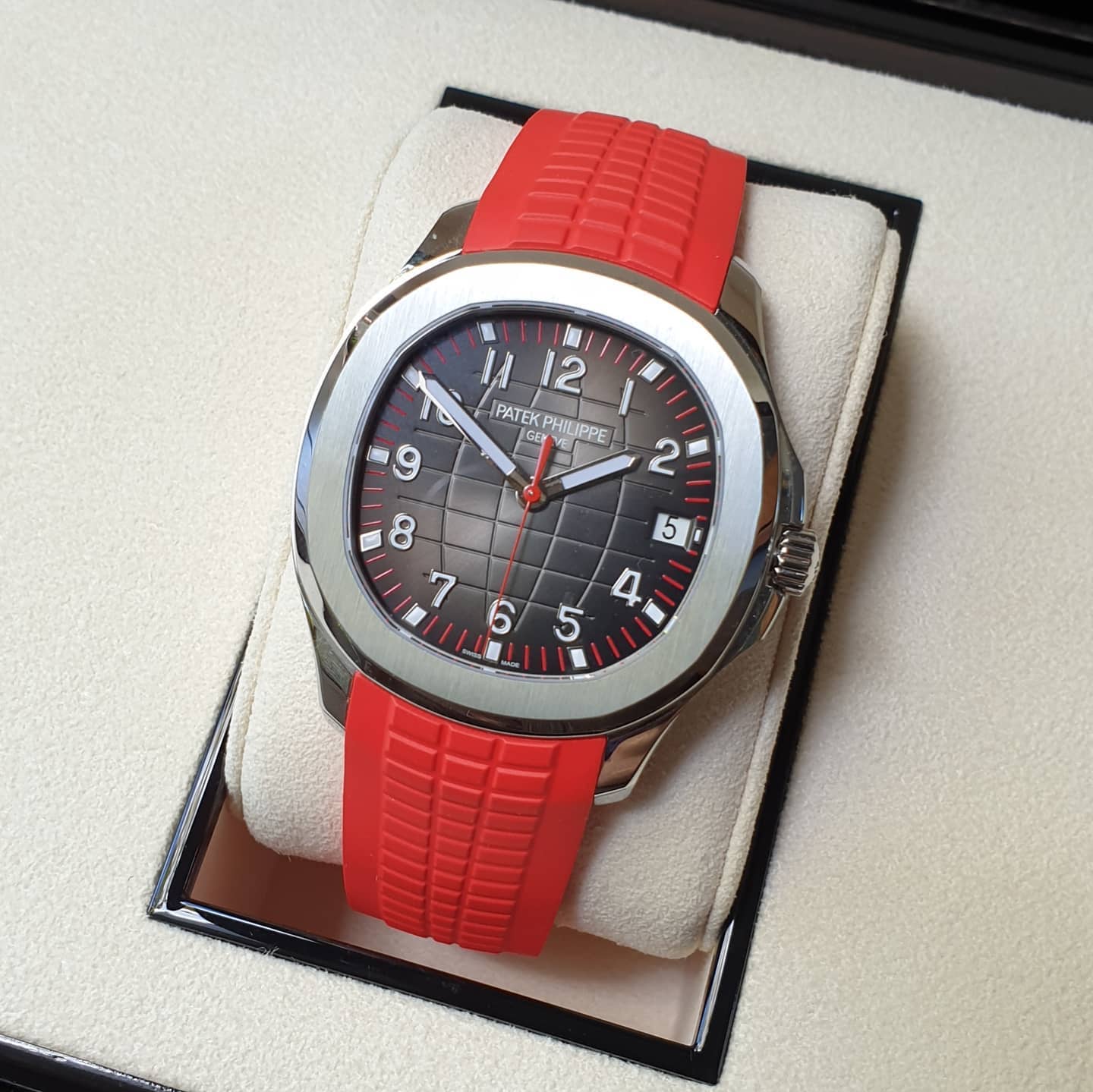 5167A-012-Patek Philippe AQUANAUT