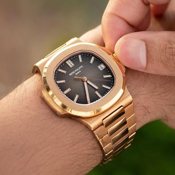 5711/1R-001-Patek Philippe Nautilus