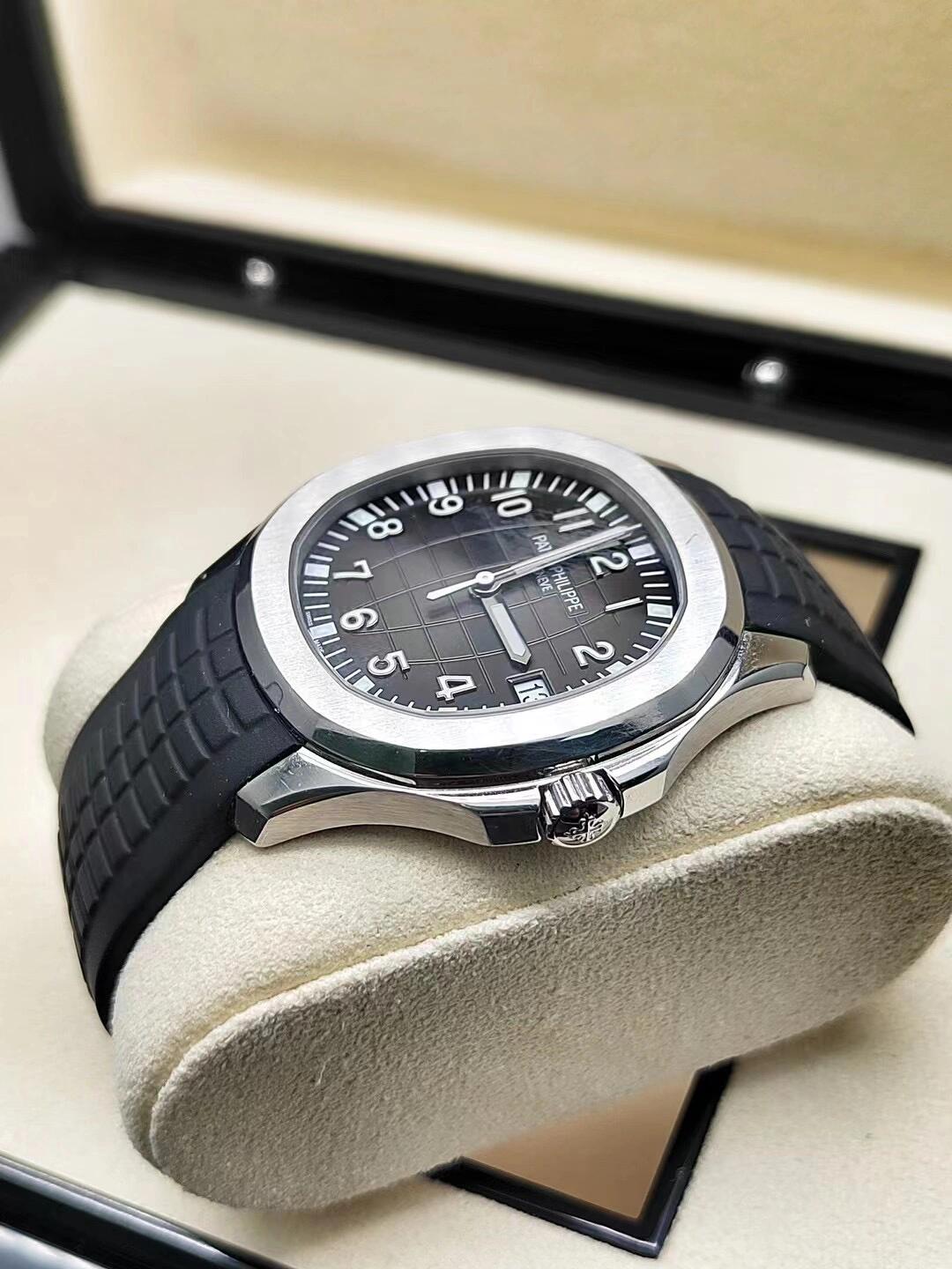 5167A-001-Patek Philippe AQUANAUT