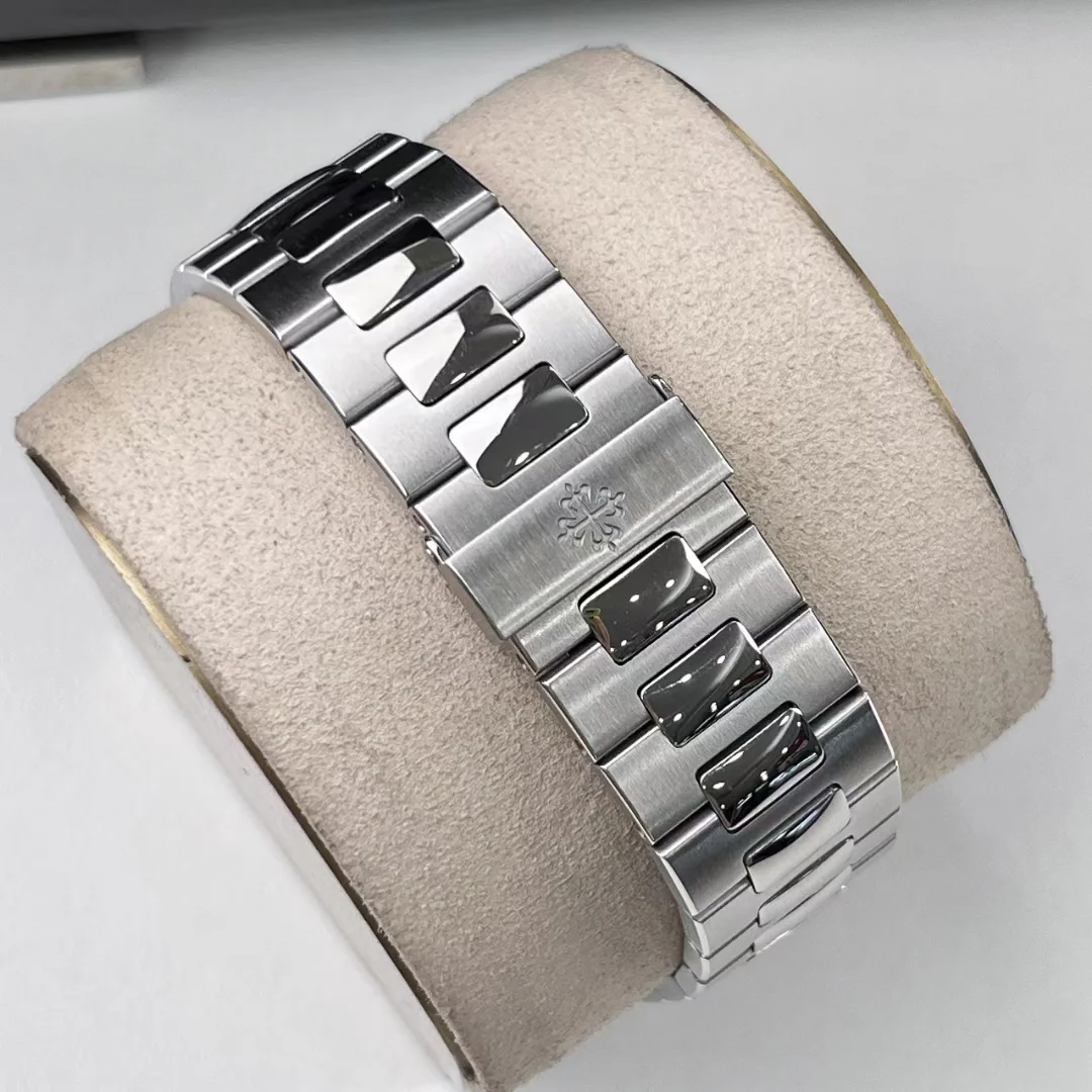 Patek Philippe Nautilus 5980/1A-014 Mens Stainless Steel 44mm