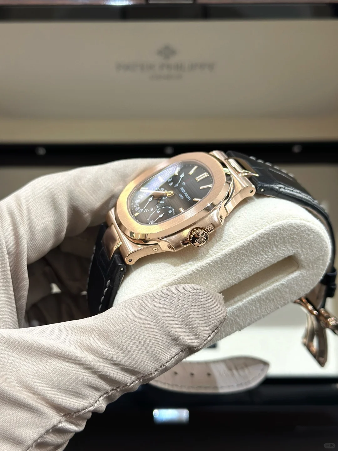 Patek Philippe Nautilus Gold 5712R-001 Replica