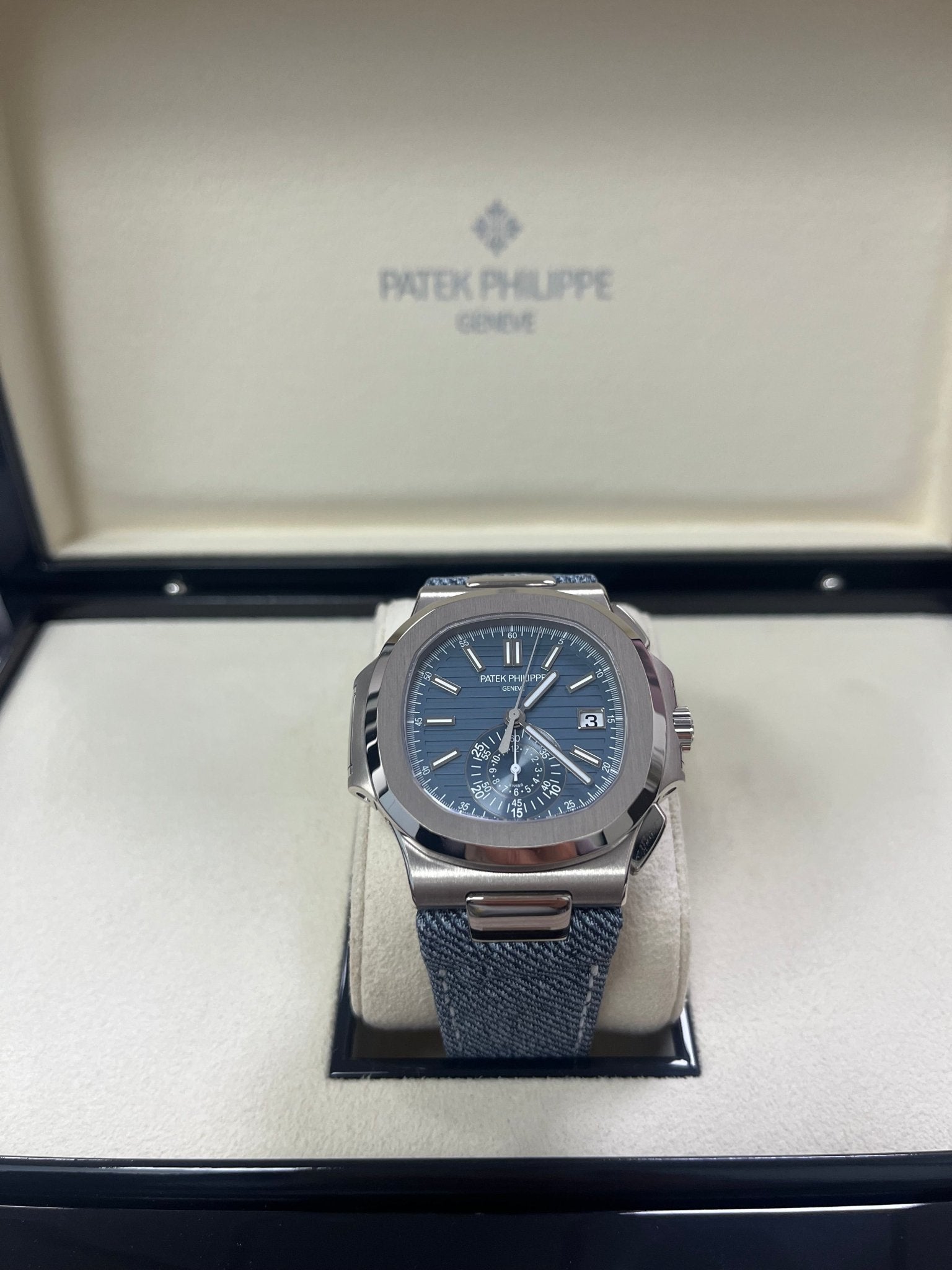 Patek Philippe 5980/60G-001 Nautilus White Gold Blue dial Watch