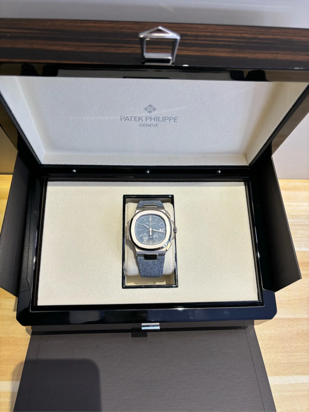 Patek Philippe Nautilus 5980/60G - Nautilus Self-winding