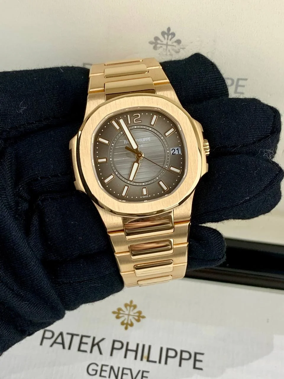 Patek Philippe Nautilus 7011/1R-010 Replica