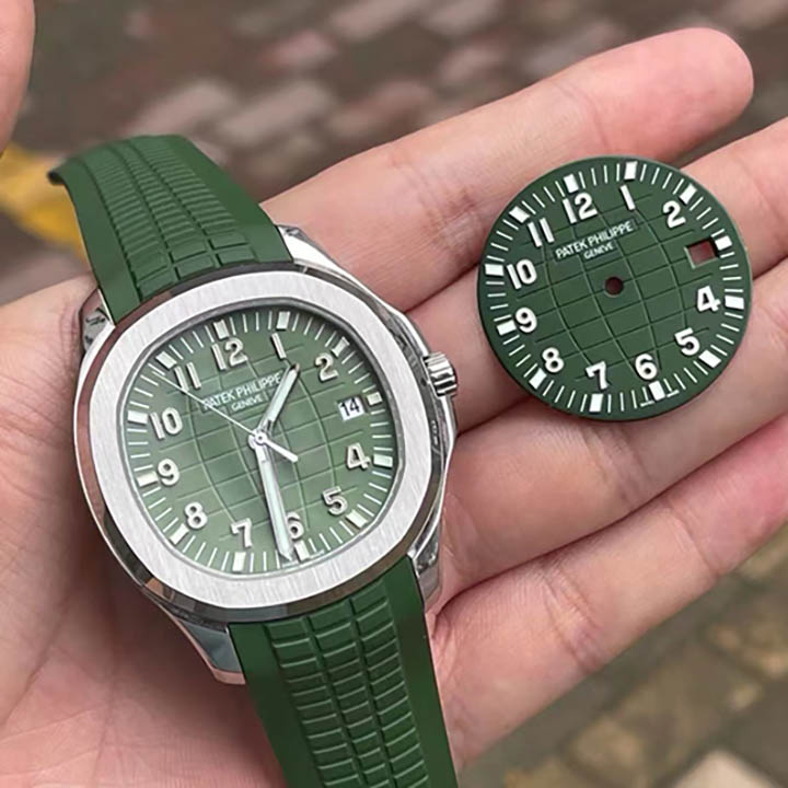 5168G-010- Patek Philippe AQUANAUT