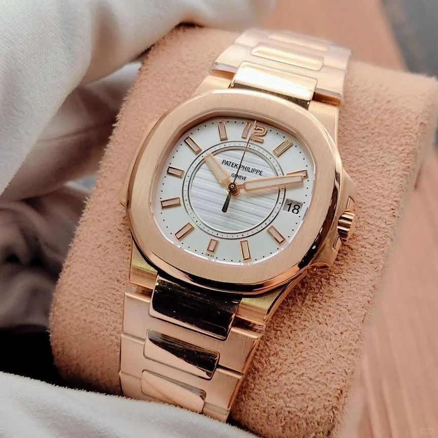 Patek Philippe Nautilus 7011/1R Replica