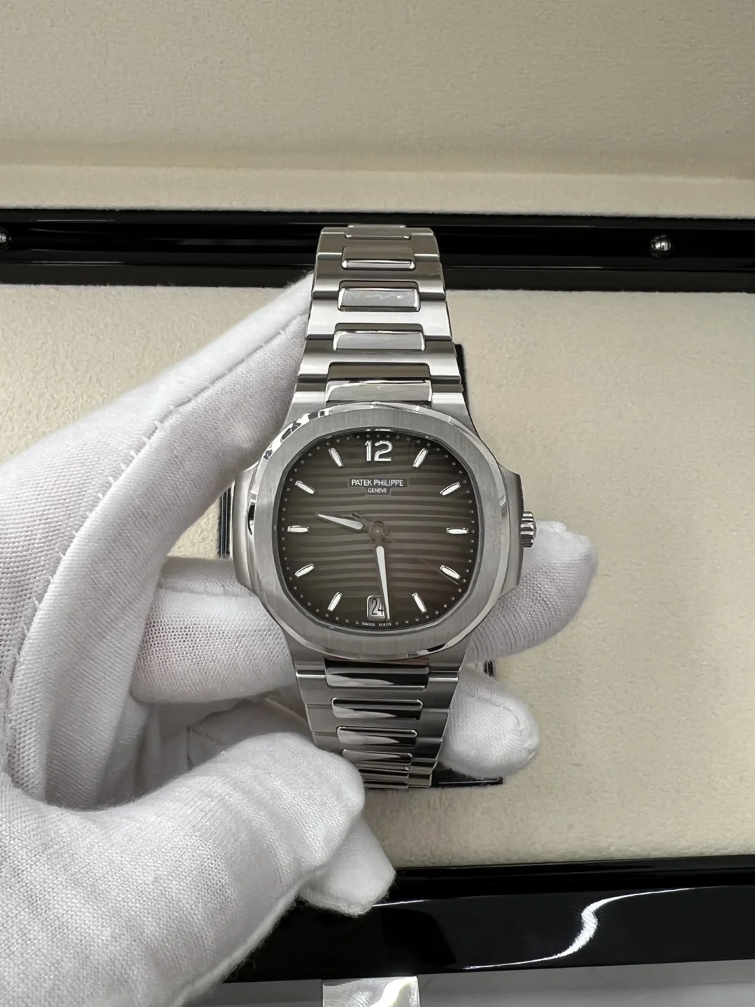 Patek Philippe Nautilus 7118/1A-011 Replica