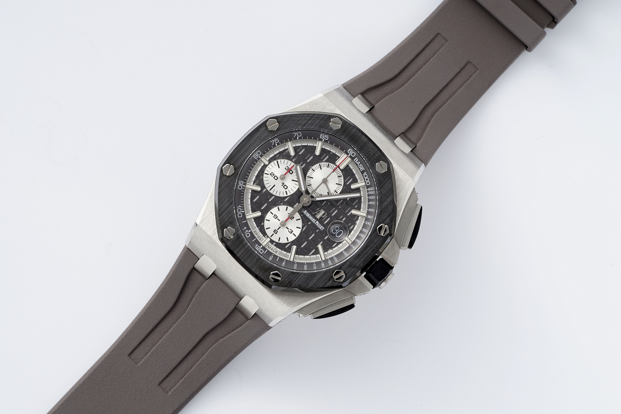 Audemars Piguet Royal Oak Offshore 44 mm, Grey Ref. 26400IO.OO.A004CA.01