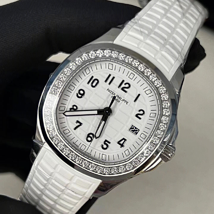5267/200A-Patek Philippe AQUANAUT