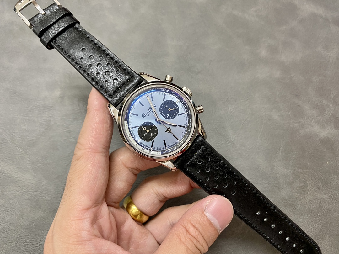 BREITLING TOP TIME TRIUMPH A23311121C1X1