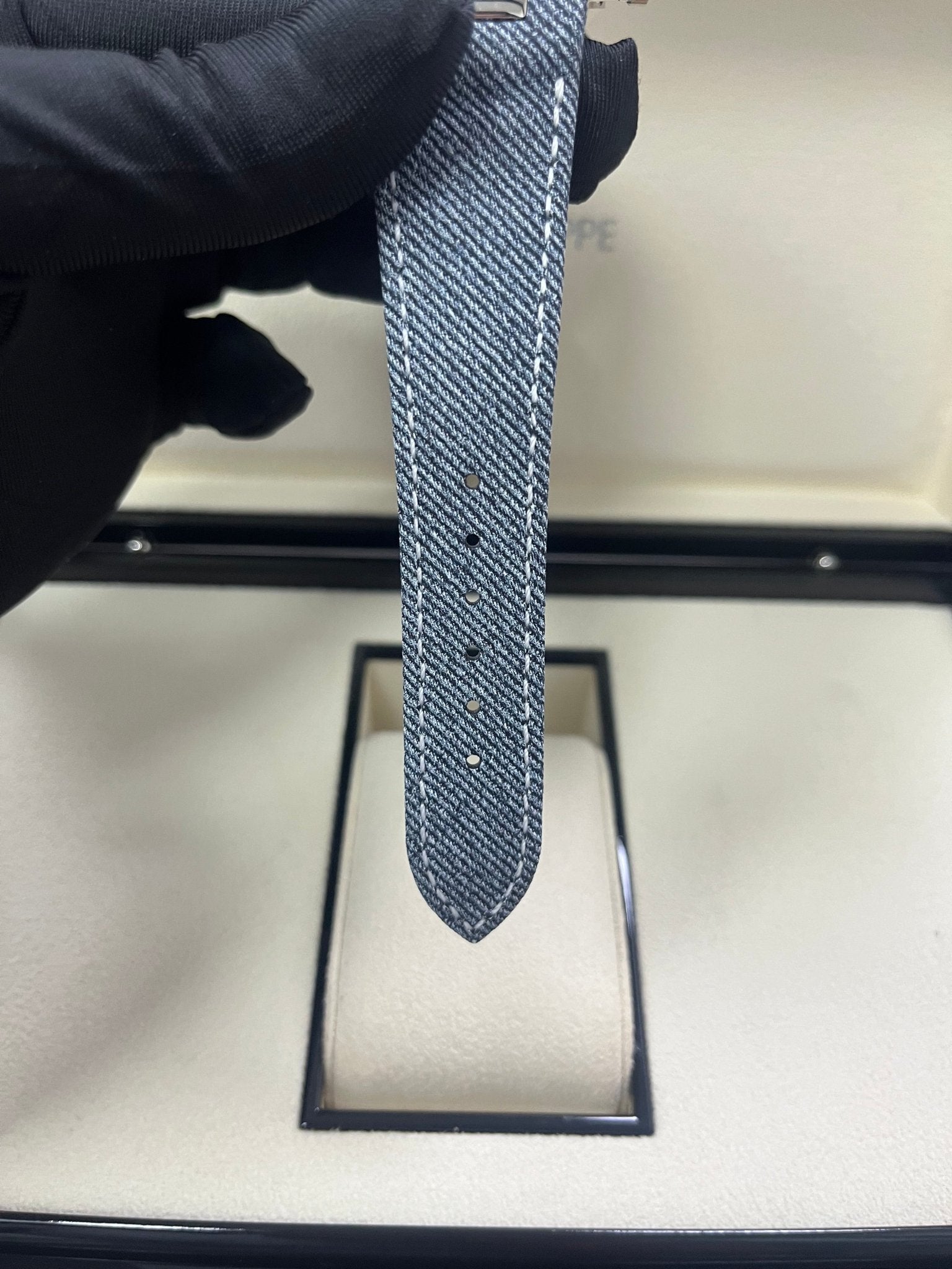 Patek Philippe 5980/60G-001 Nautilus White Gold Blue dial Watch