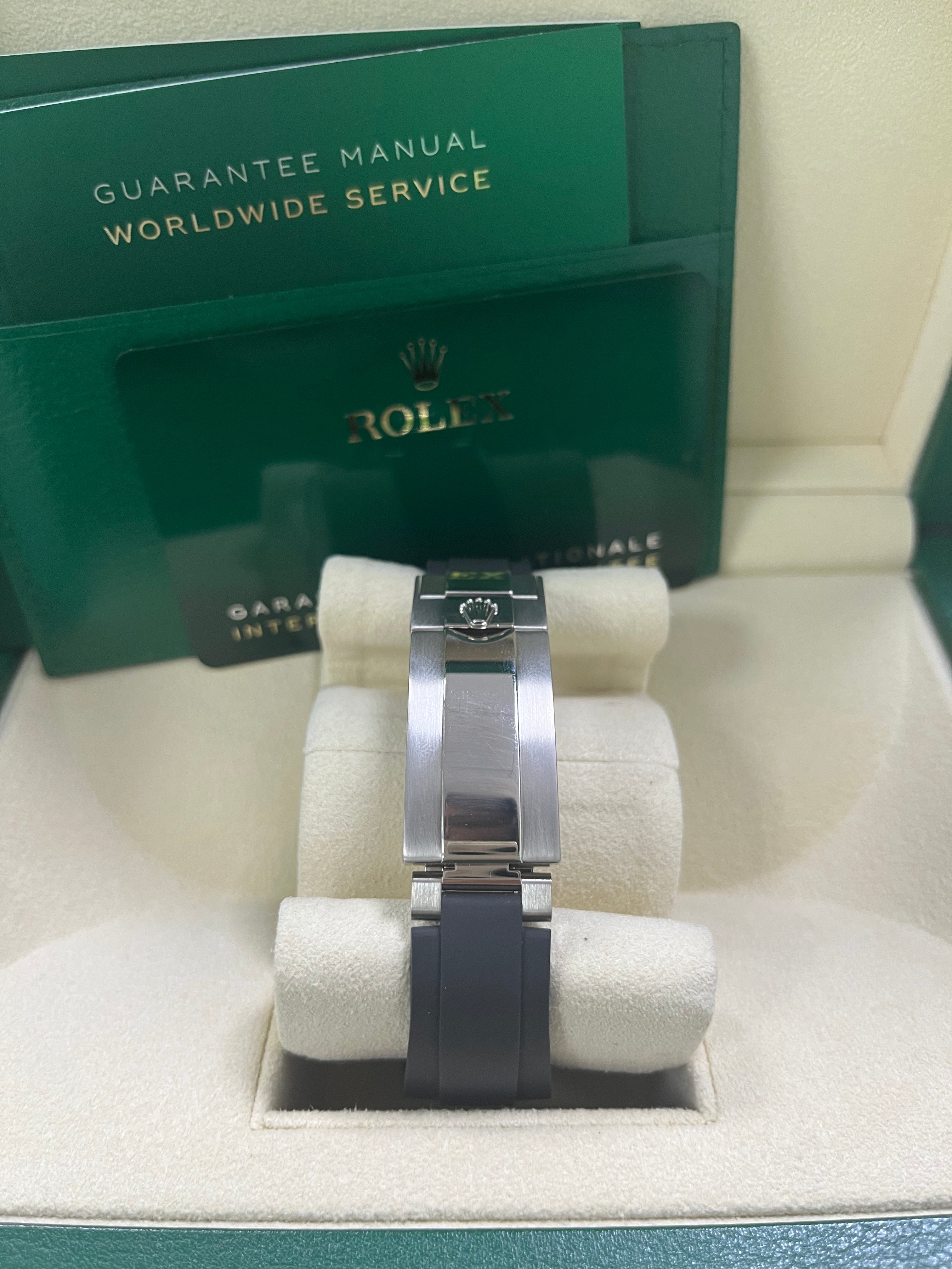 Rolex White Gold Yacht-Master 40 Watch - Black Dial - Oysterflex Strap