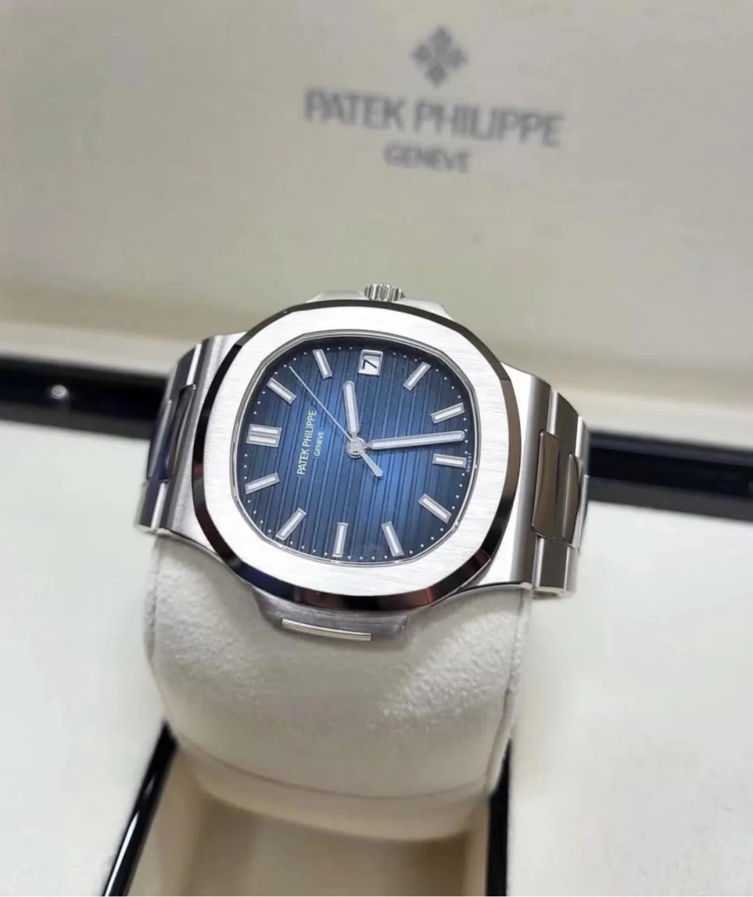Patek Philippe 5811/1G-001 Replica