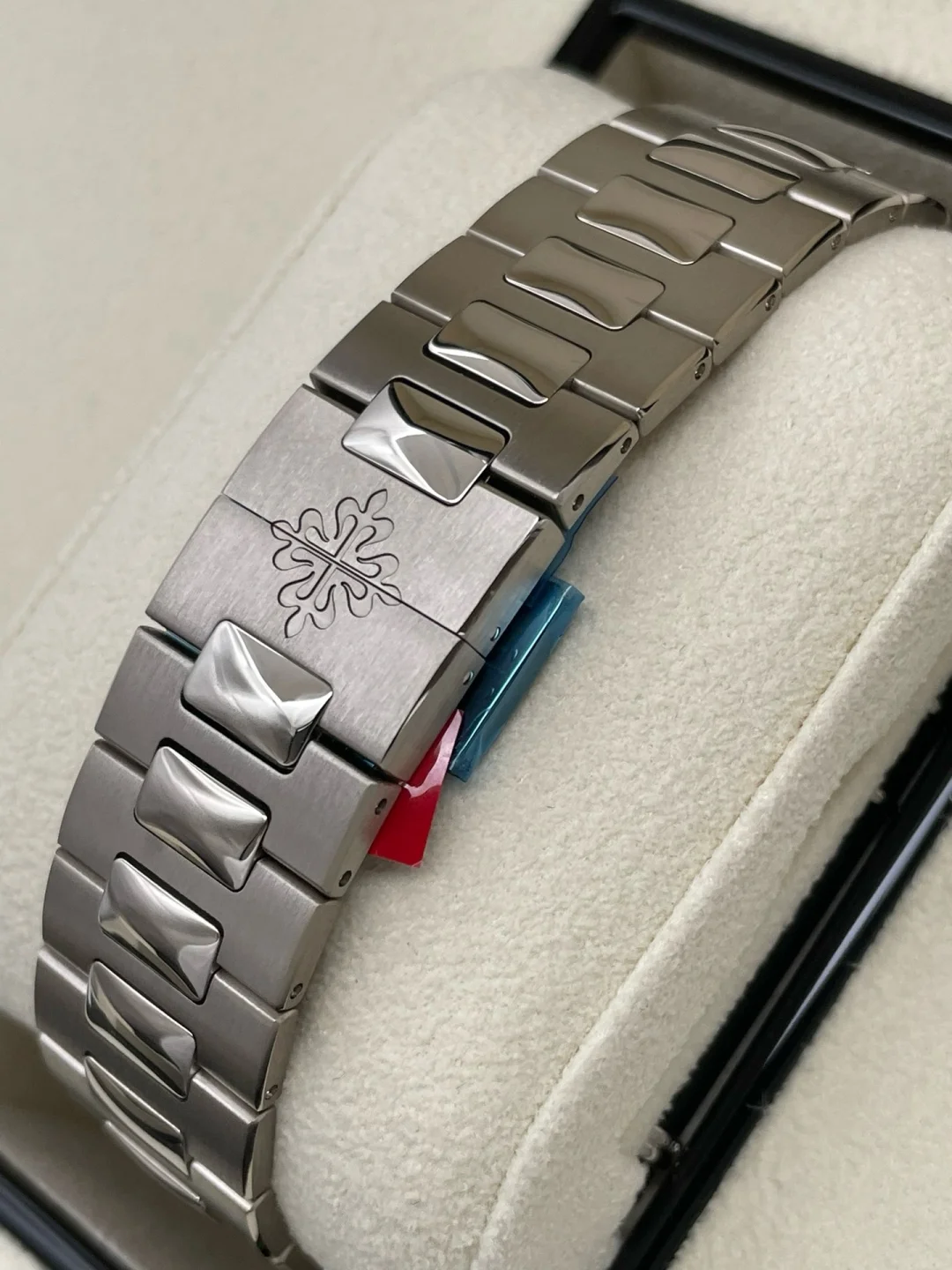 Patek Philippe Nautilus 5740-1G-001