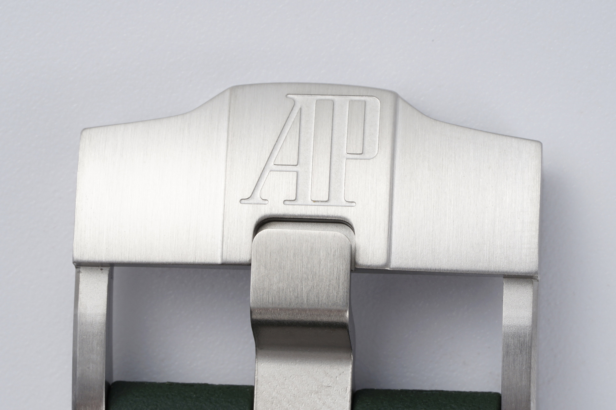 Audemars Piguet Royal Oak Offshore 44 mm, Green Ref. 26405CE.OO.A056CA.01