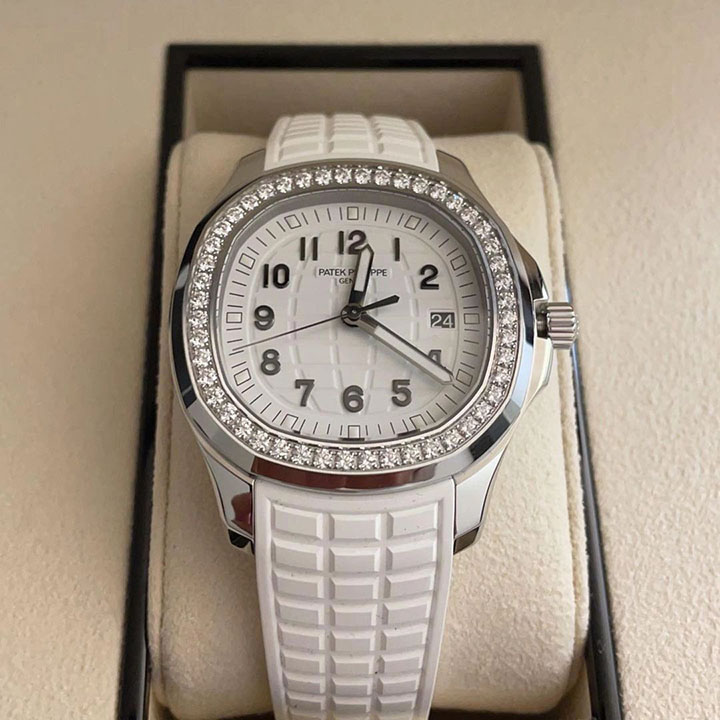 5267/200A-Patek Philippe AQUANAUT