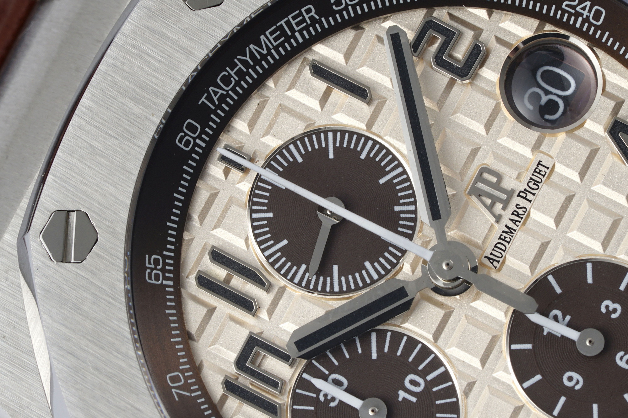 Audemars Piguet Royal Oak Offshore Chronograph 42 mm, Champagne Ref. 26470ST.OO.A801CR.01