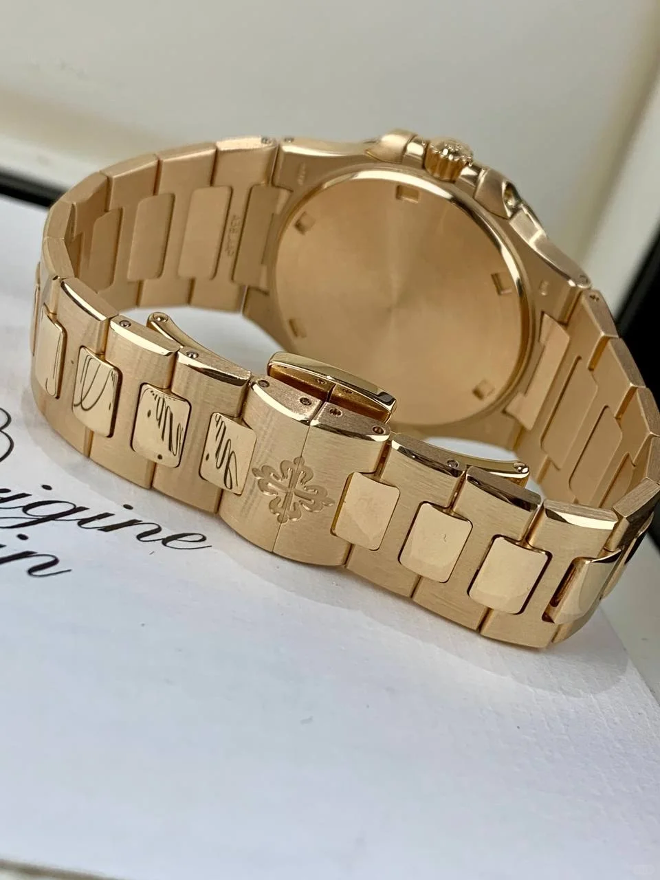 Patek Philippe Nautilus 7011/1R-010 Replica