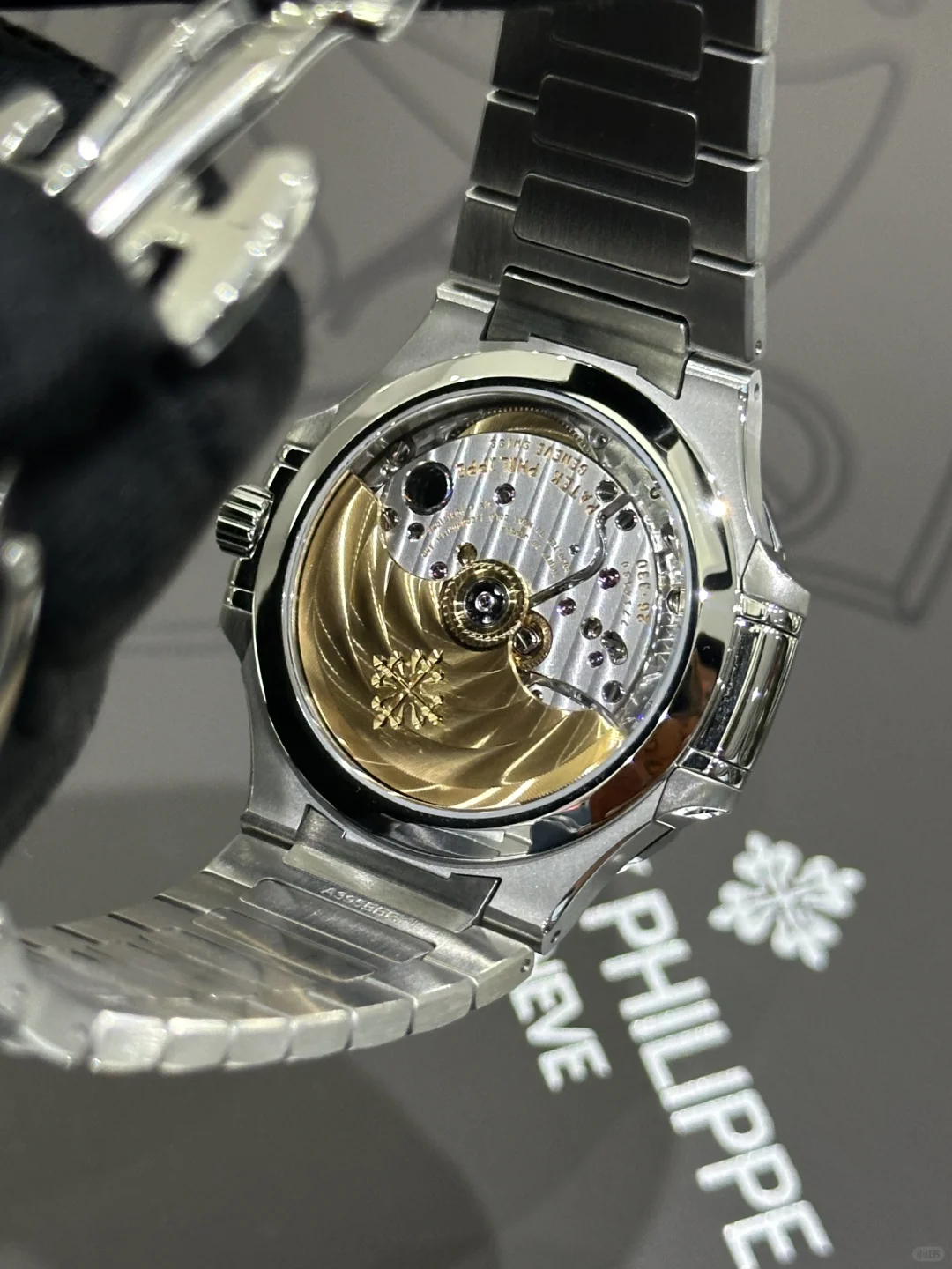 Patek Philippe Nautilus 7118/1A-001 Replica