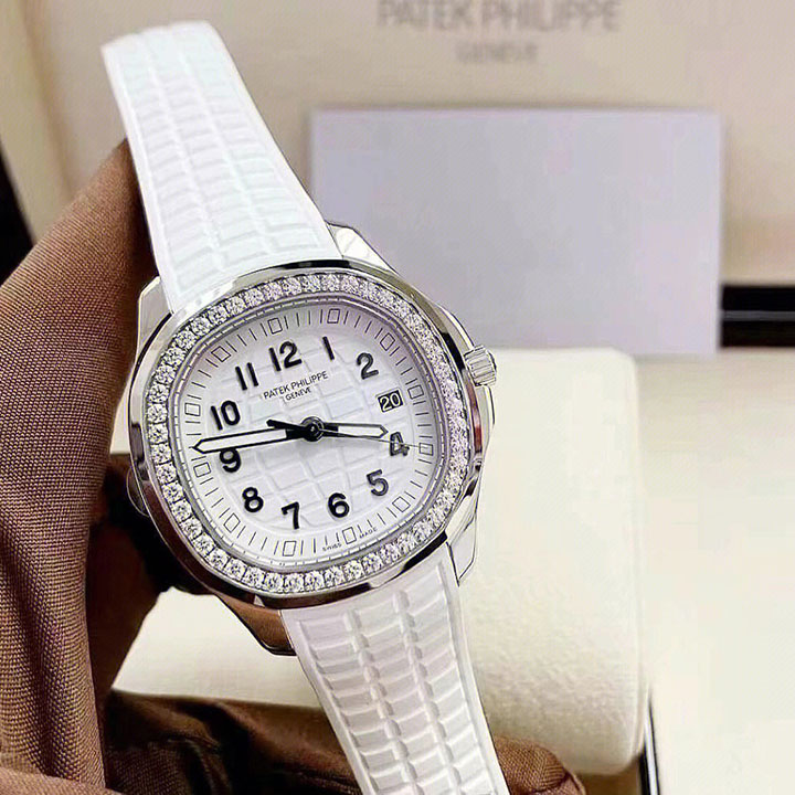 5267/200A-Patek Philippe AQUANAUT