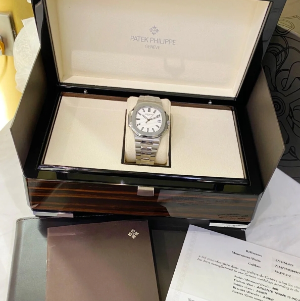 Patek Philippe Nautilus 5711/1A-011 Replica