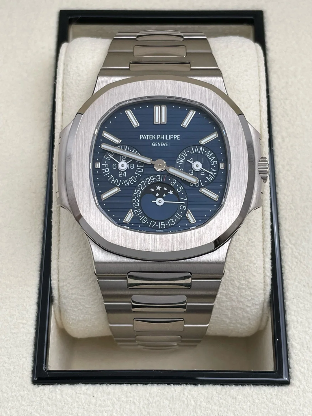 Patek Philippe Nautilus 5740-1G-001