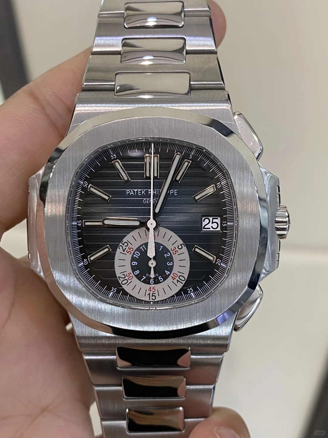 Patek Philippe Nautilus 5980/1A-014 Mens Stainless Steel 44mm