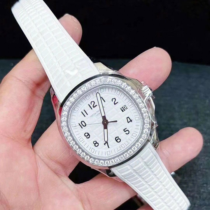 5267/200A-Patek Philippe AQUANAUT