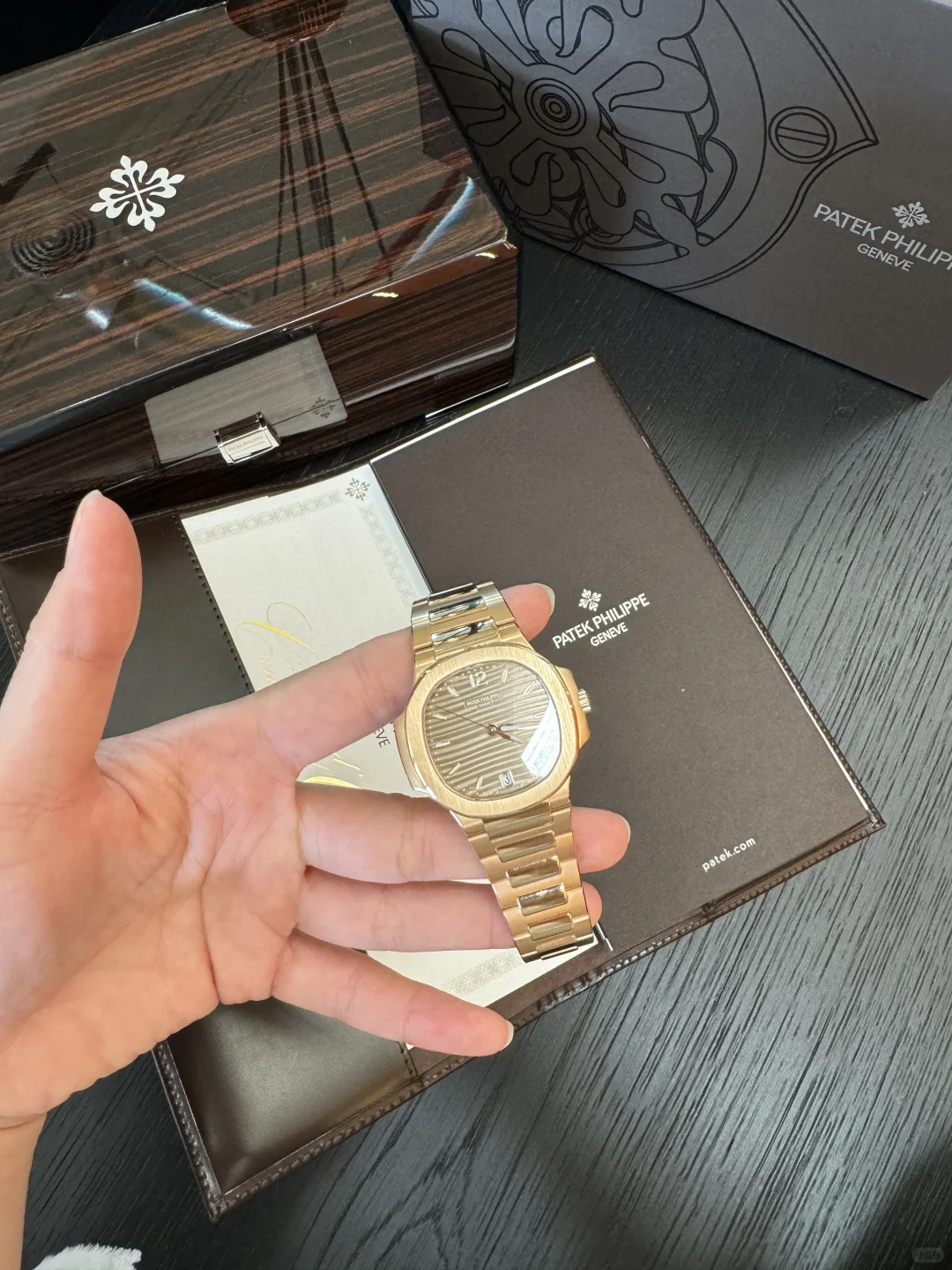 Patek Philippe Nautilus 7118/1R-001 Rose Replica