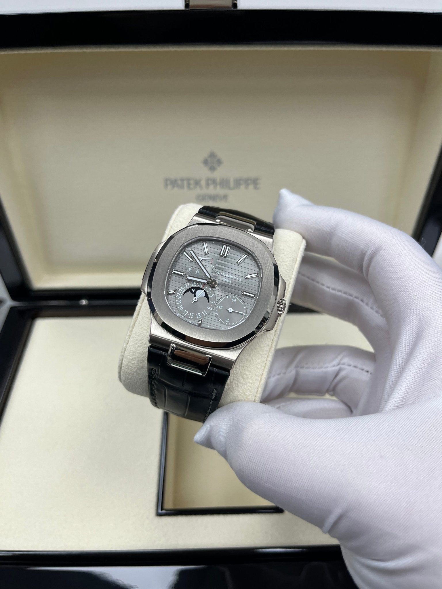 Patek Philippe Nautilus Grey Dial 40mm Ref # 5712G-001