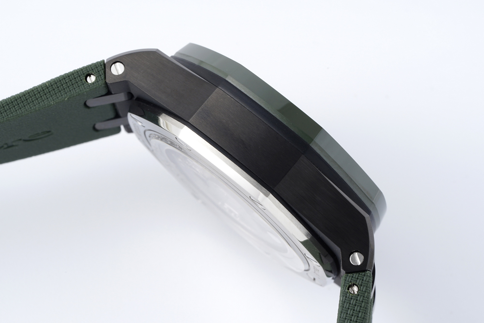 Audemars Piguet Royal Oak Offshore 44 mm, Green Ref. 26405CE.OO.A056CA.01