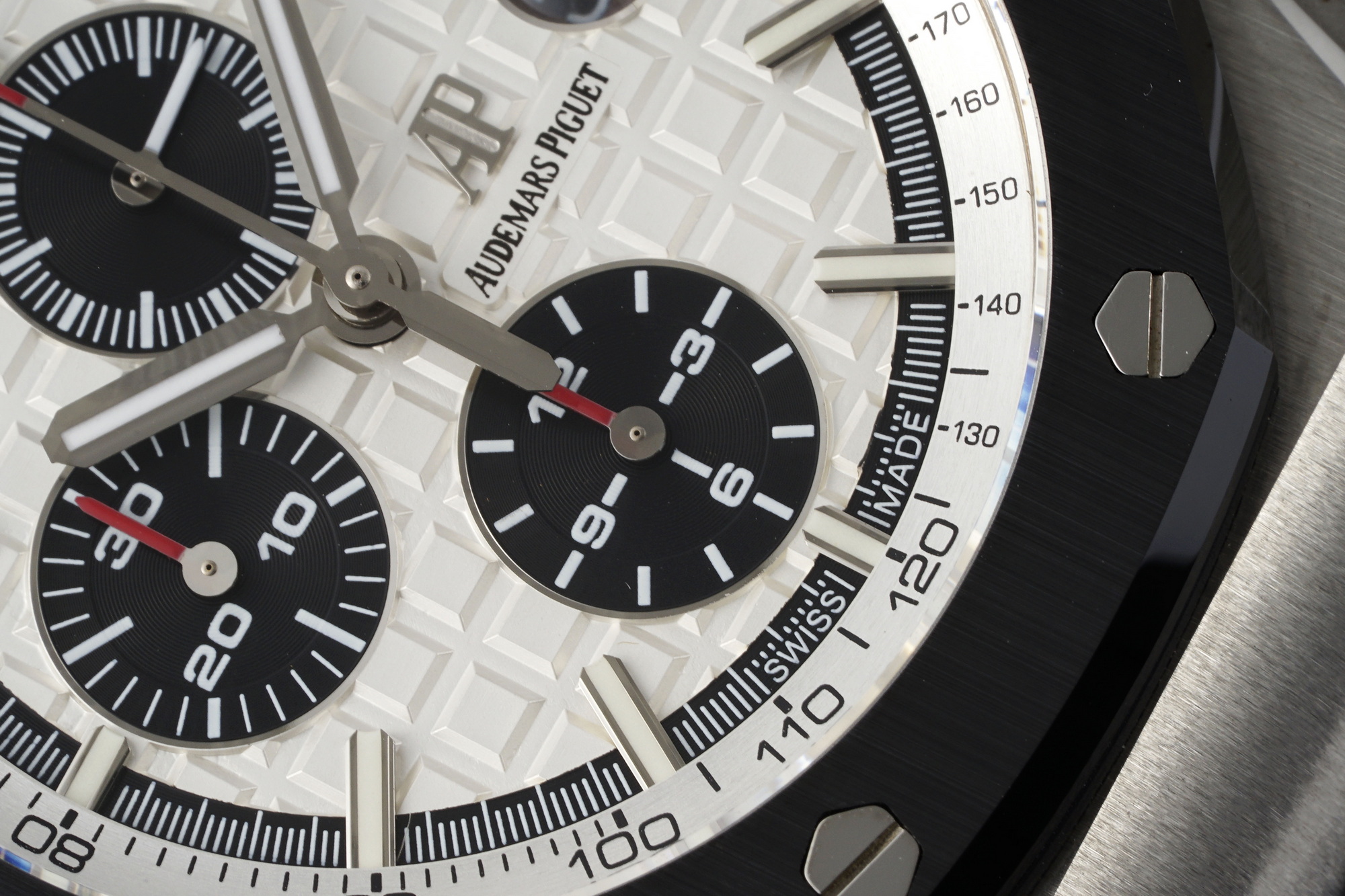 Audemars Piguet Royal Oak Offshore 44 mm, White Ref. 26400SO.OO.A002CA.01