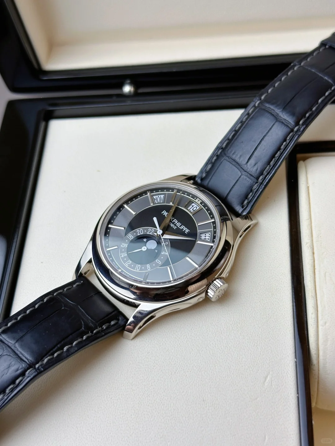 Patek Philippe Complications 5205G-010 Replica