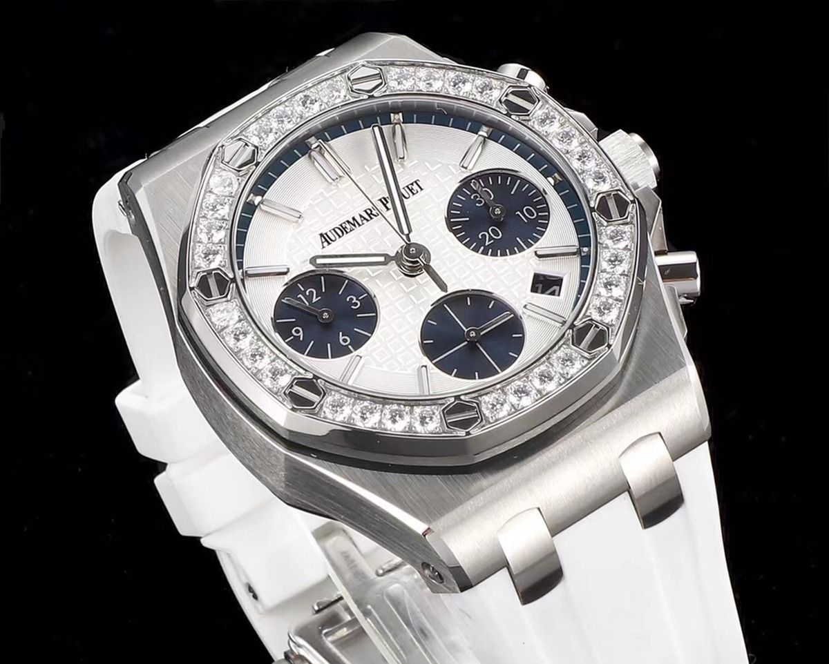 Audemars Piguet Royal Oak Offshore Chronograph 37 mm, White Ref. 26231ST.ZZ.D010CA.01