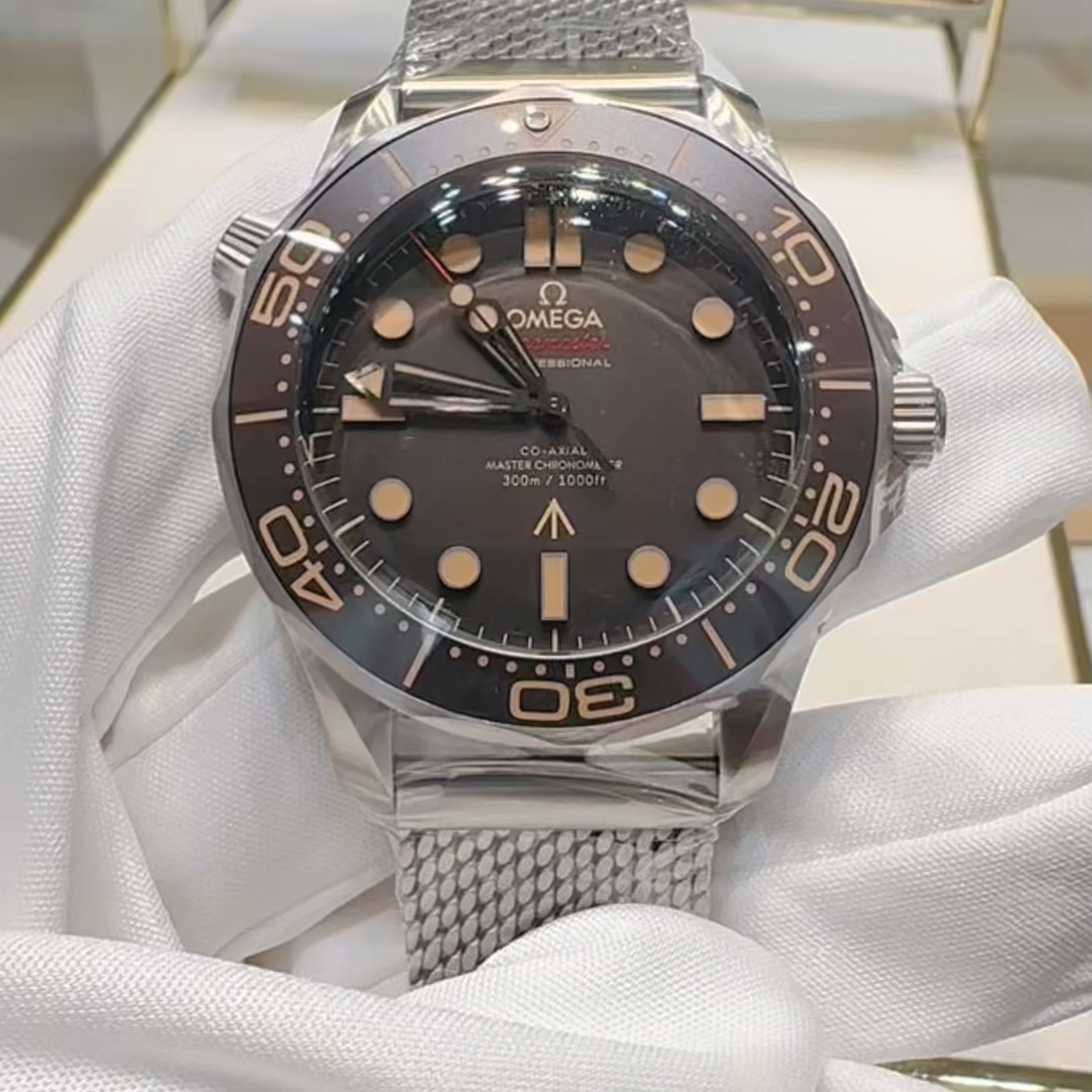Omega Seamaster Diver 300M 007 Edition