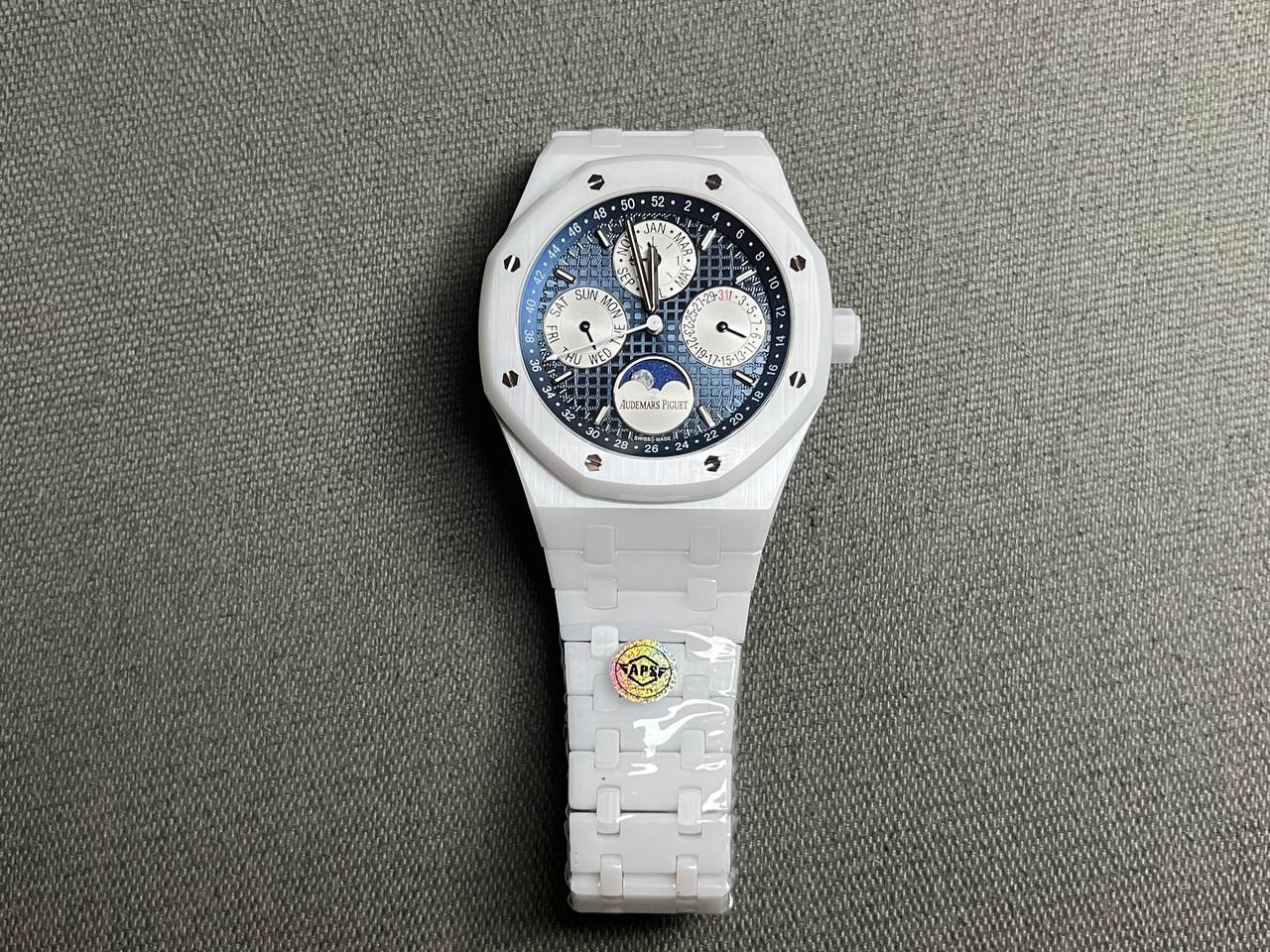 Audemars Piguet Royal Oak 41 mm, Blue Ref. 26579CB.OO.1225CB.01