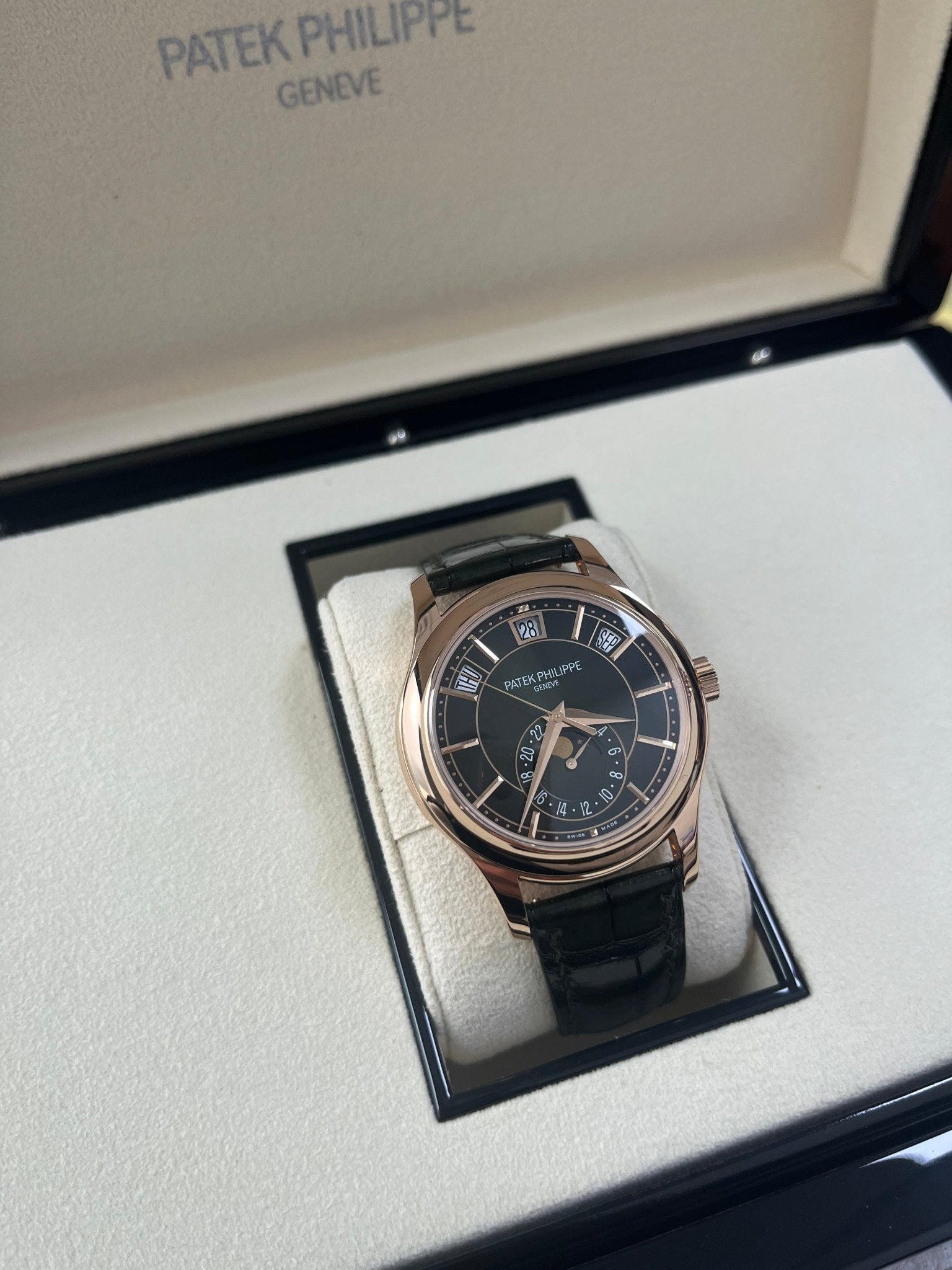 Patek Philippe Annual Calendar Green Dial Annual Calendar 5205R - COMPLICATIONS SELF-WINDING Rose Gold