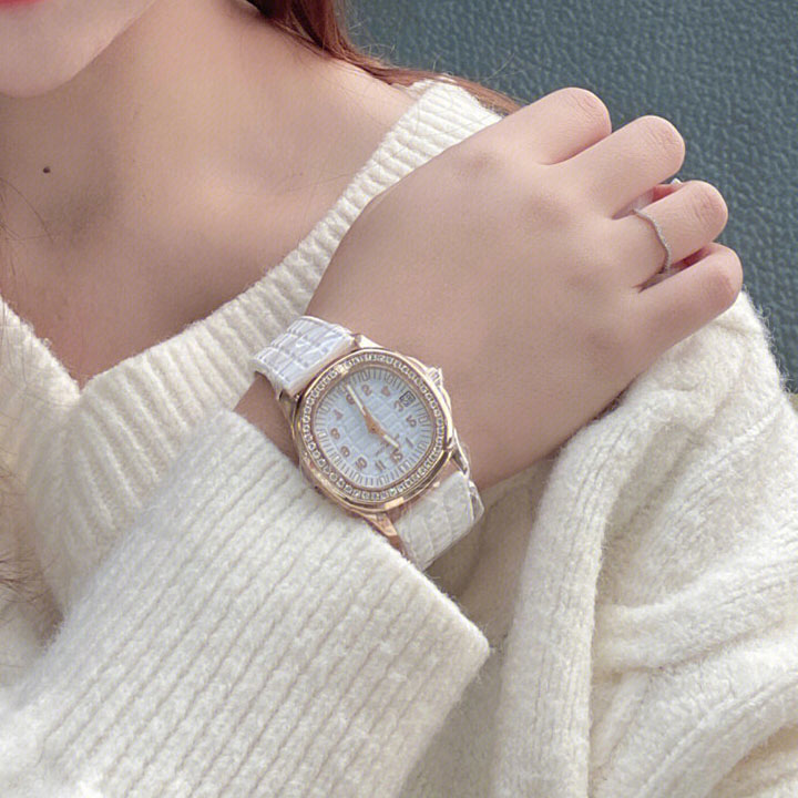 5068R-010-Patek Philippe AQUANAUT-women