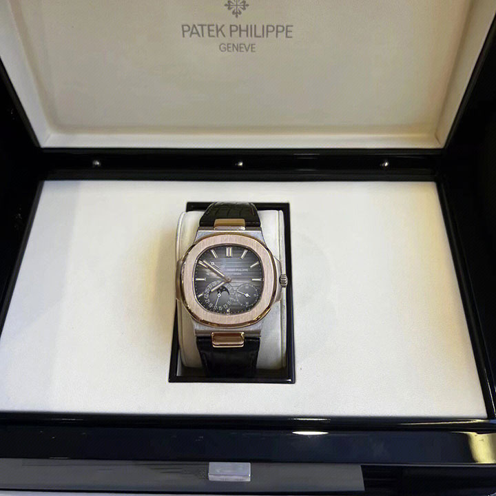5712GR-001 Patek Philippe NAUTILUS