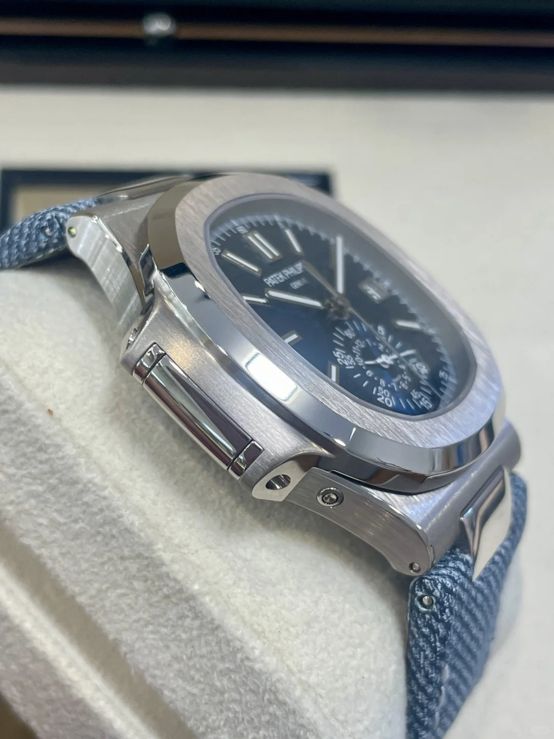 Patek Philippe Nautilus 5980/60G - Nautilus Self-winding