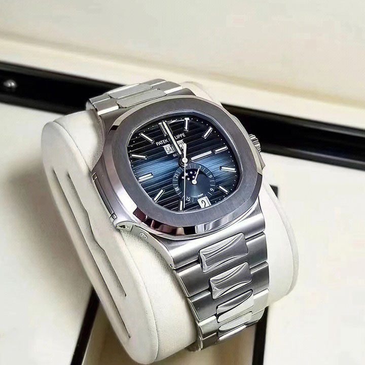 5726/1A Patek Philippe- NAUTILUS