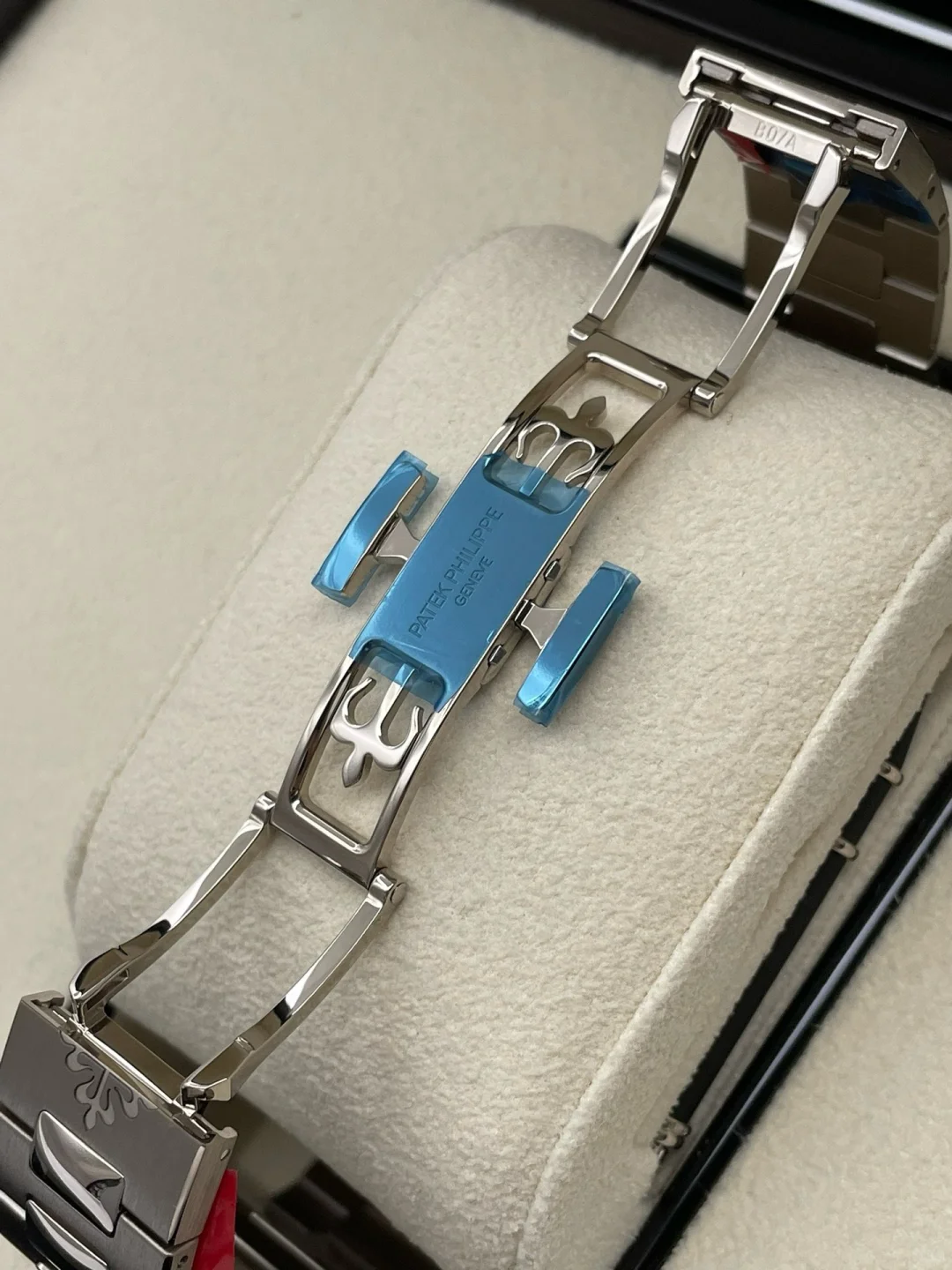 Patek Philippe Nautilus 5740-1G-001