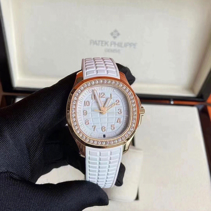 5269/200R-001-Patek Philippe AQUANAUT-women